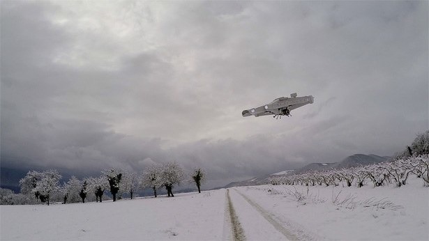 31-millenium-falcon-drone-buitenlucht