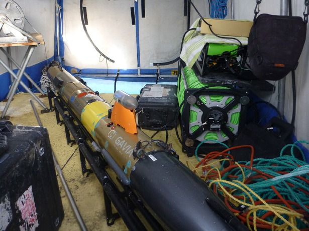 ijs_algen_drone_antarctica_water_zeehonden_torpedo_onderzoek_algen